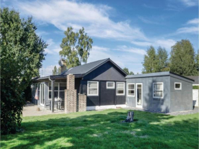 Four-Bedroom Holiday home Væggerløse with a room Hot Tub 02